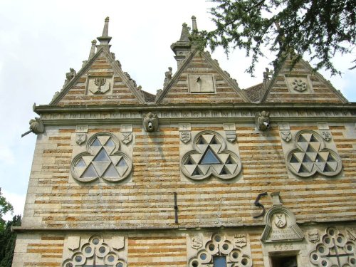 Rushton Triangular Lodge