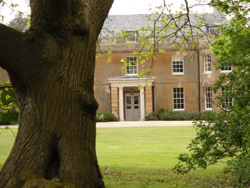 Another ancient oak near the Church of Holy Virgin in Polstead
