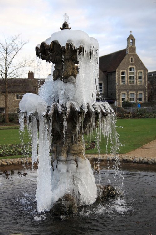 Icebound fountain in the Forbury Gardens, Reading