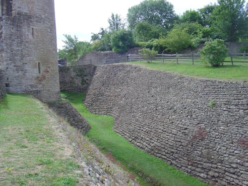 Farleigh Hungerford Castle