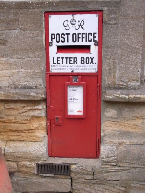 Stoke sub Hamdon Postbox