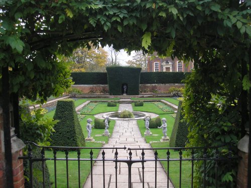 Hampton Court Palace & Gardens
