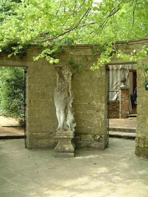 Pashley Manor Gardens