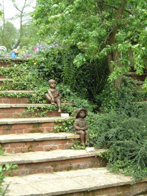 Pashley Manor Gardens