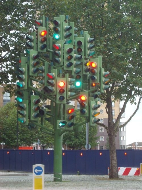 'Traffic Light Tree' in Westferry Road
