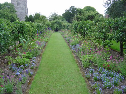 Cranborne Manor Gardens