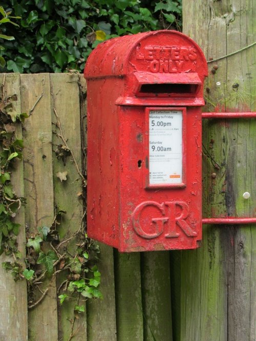 George V postbox