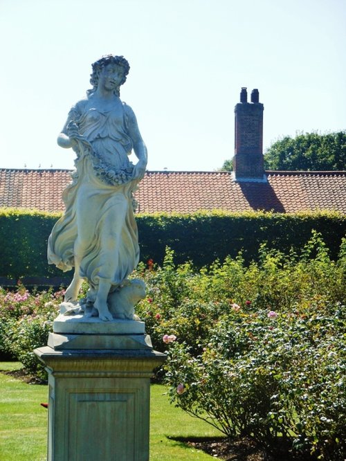 Hampton Court Palace & Gardens