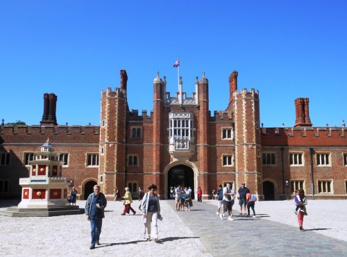 Hampton Court Palace & Gardens