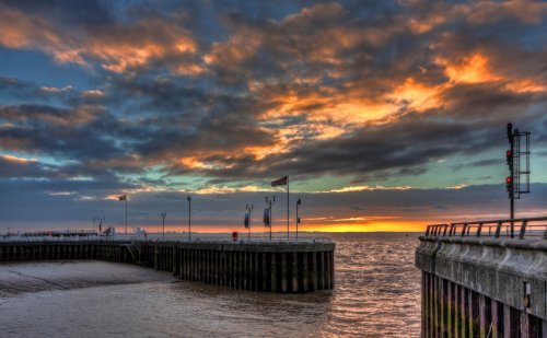 Hull Marina - outer basin early am