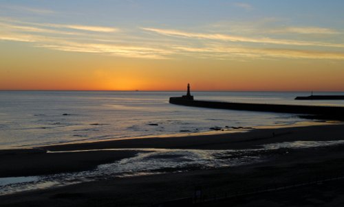 Rising Sun at Roker Pier