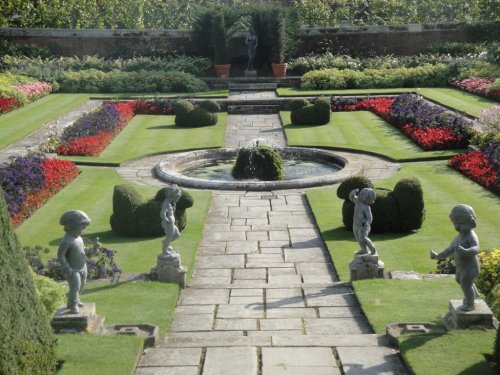 Hampton Court Palace & Gardens