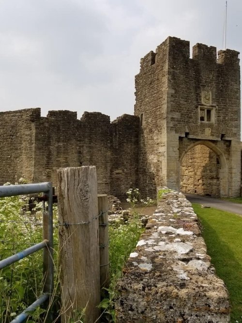 Farleigh Hungerford Castle