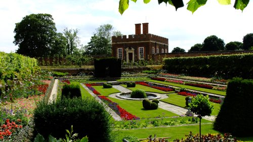 Hampton Court Palace & Gardens