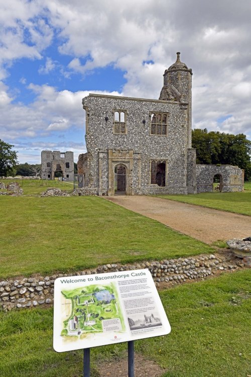 Baconsthorpe Castle