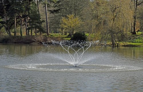 The Lake at Hever Castle Garden, fast shutter speed