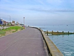 Chalkwell Esplanade. 1 May 2005