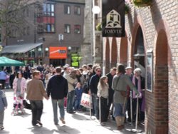 The queue at 11.45 for the Jorvik Viking Centre, York.  Get there early !