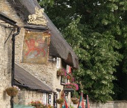 The Red Lion pub, Stratton Audley, Oxon.