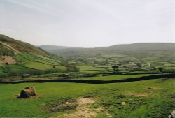 Approaching Swaledale between Keld & Thwaite