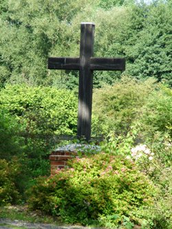 The cross at the start of the road to St Margaret's Church, Syleham (Wingfield / Brockdish)