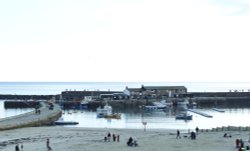 A curious light on the harbour