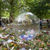 Tributes to Her Majesty in Green Park