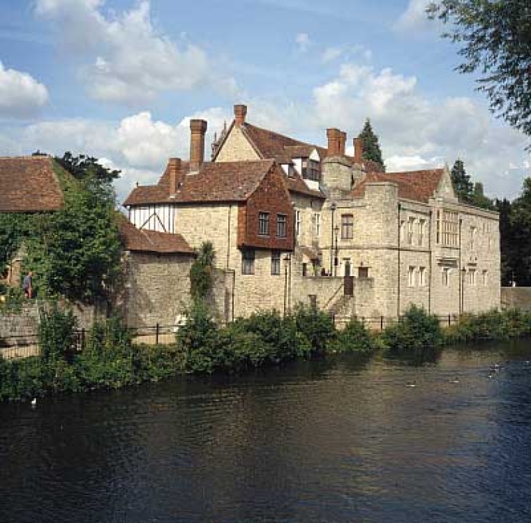 A picture of Archbishops Palace photo by Bob Emmott