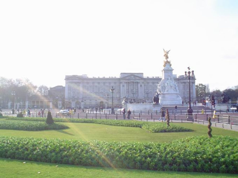 A picture of Buckingham Palace
