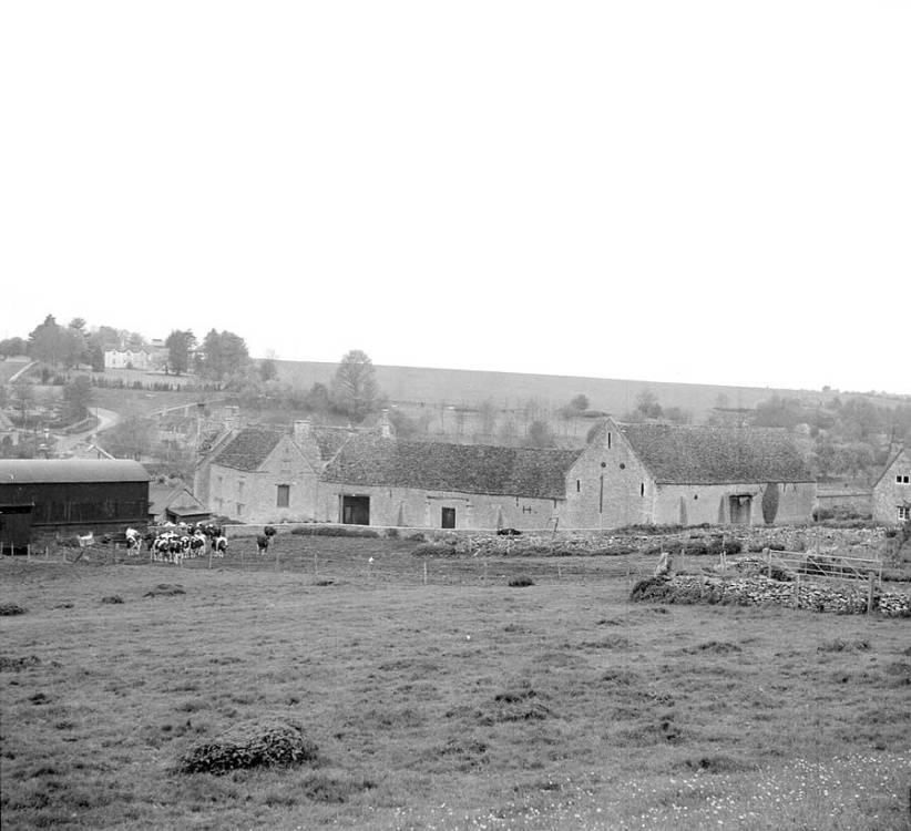 Photograph of Baunton, Manor Farm