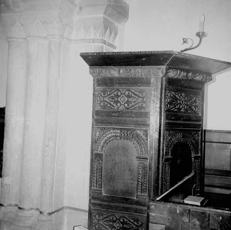 Photograph of Duntisbourne Rous pulpit