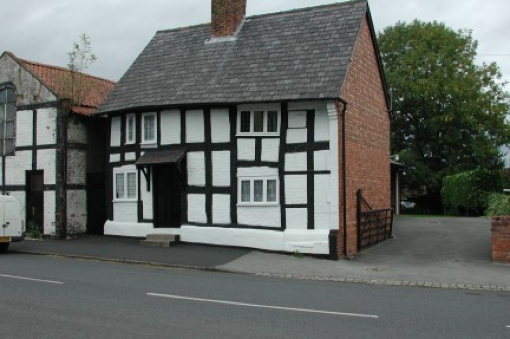 House in Malpas/Sep2004