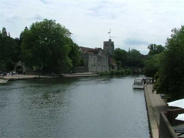 River Medway, Maidstone