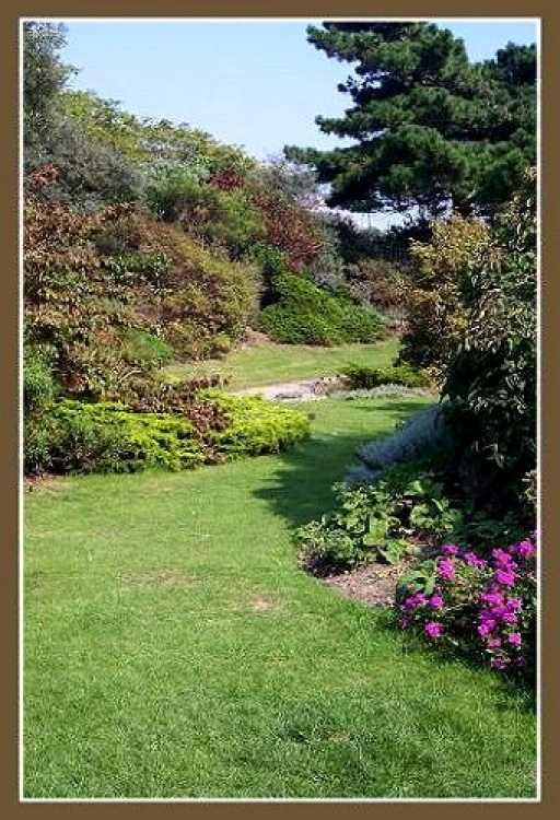 The well kept gardens of Southsea are a good place to take a rest when walking on the sea front.