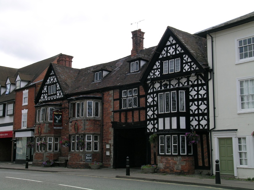 Photograph of The White Swan Inn, Henley-in-Arden. 24 July 04