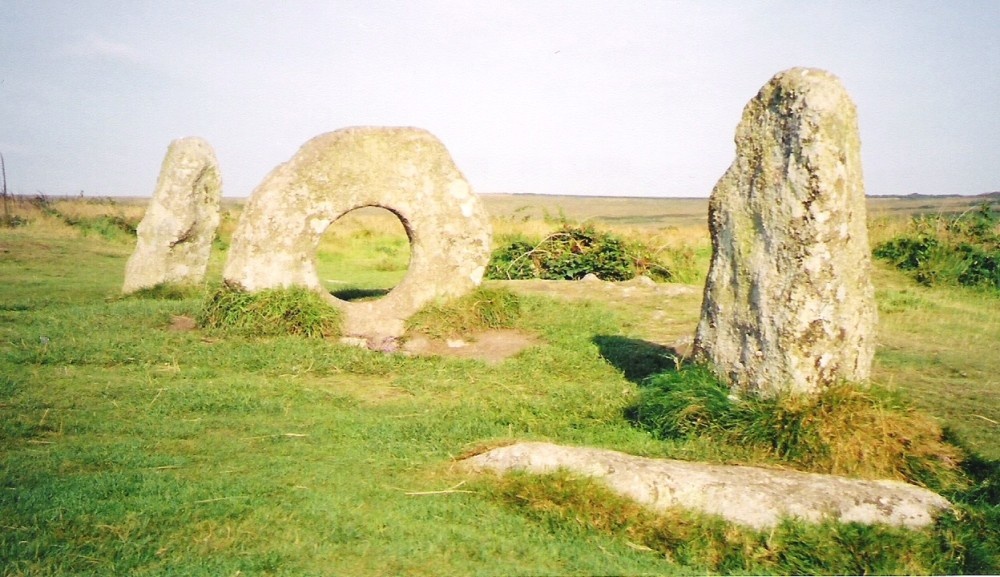Men-an-tol on the Cornish moors
