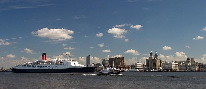 The QE2 visiting Liverpool