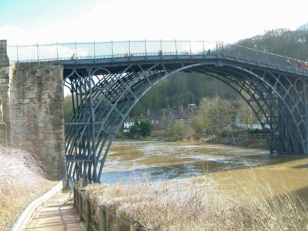 Ironbridge in the floods, Feb 2004
