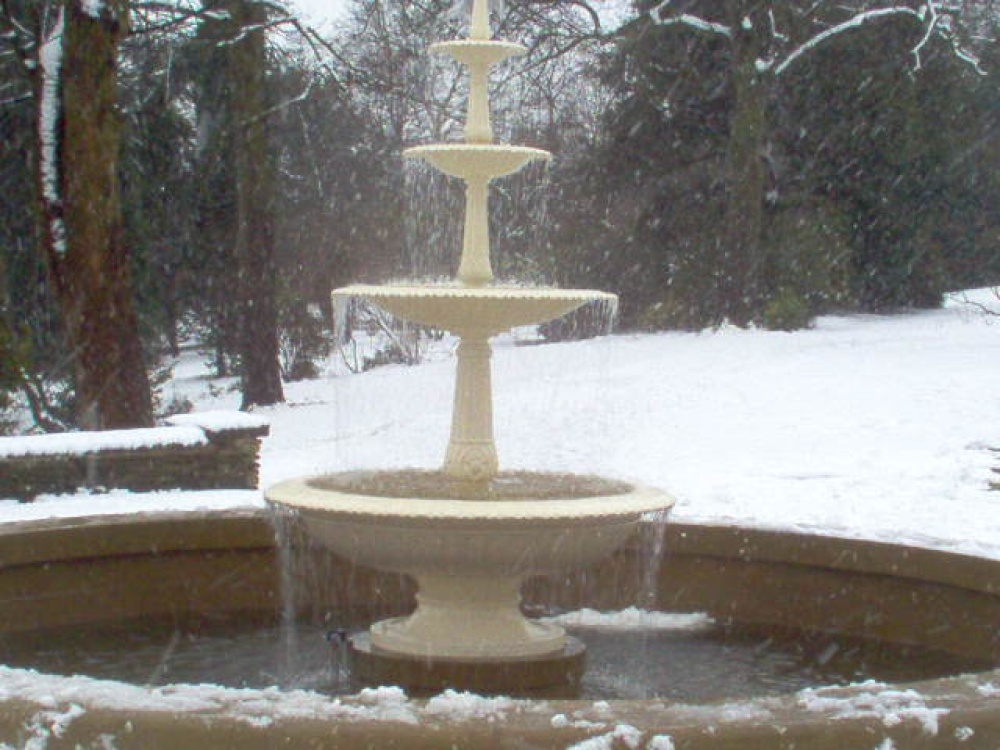 Botanical Gardens fountain 24th Feb 2005 photo by Jenni Sayer