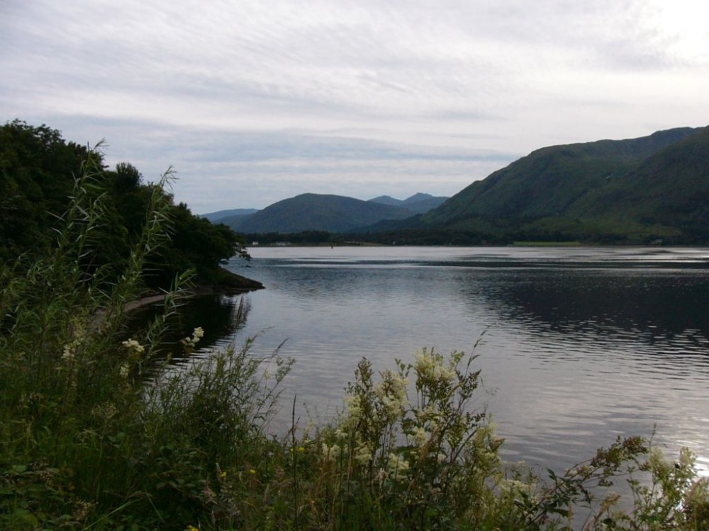 Loch Lochy in the highlands of Scotland photo by Kto-to