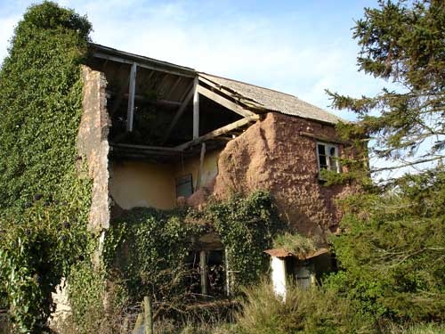 Abandoned cottage, Broadnymett, Devon
