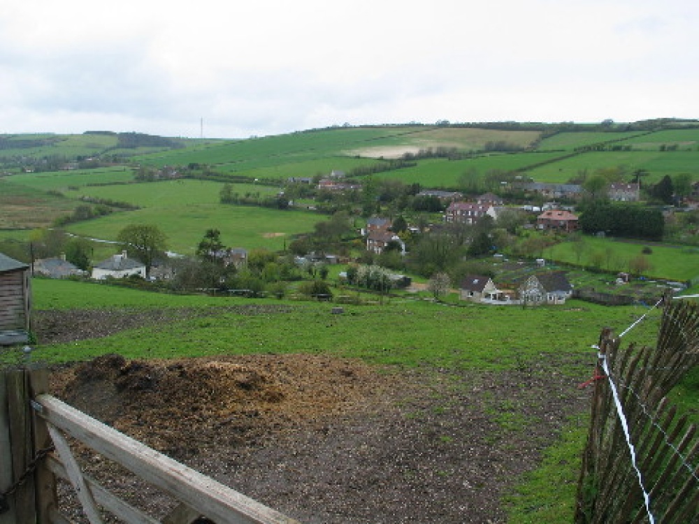 Carisbrooke surrounding countryside photo by Robin Granse