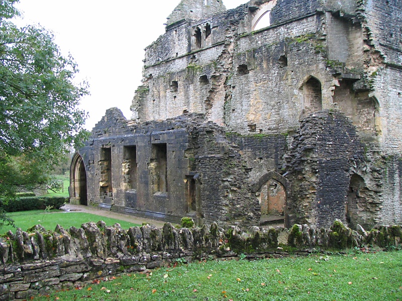 Minster Lovell Hall photo by Phil Menzies