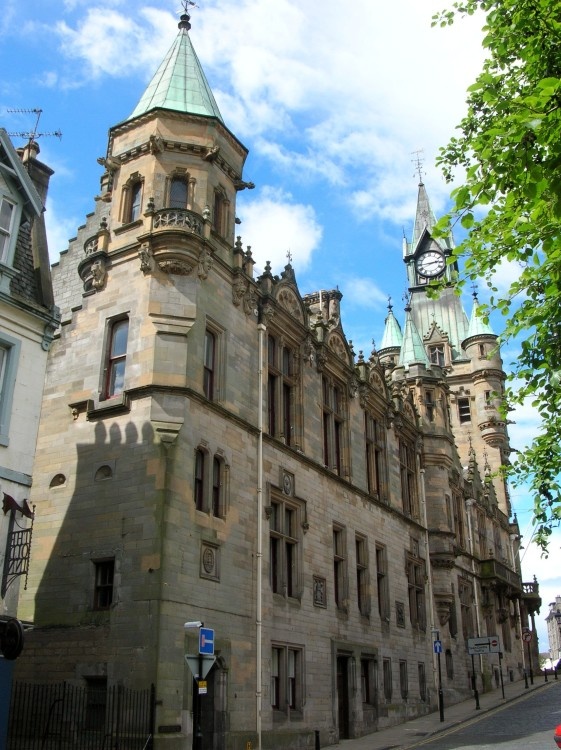 Dunfermline Town Hall viewed from Kirkgate.
