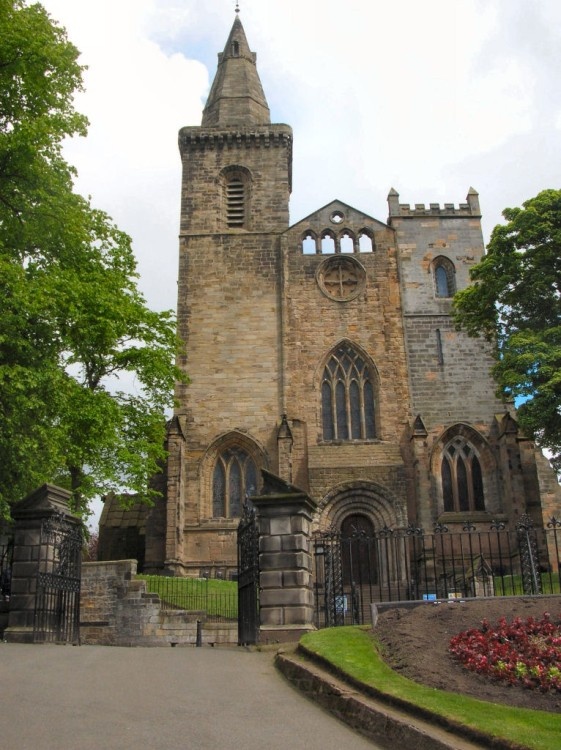 Dunfermline Abbey, looking from the gates of Pittencrief Park, St. Catherine's Wynd, Dunfermline.