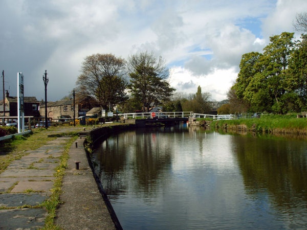 Picture book beauty. Mooring points at Rodley Wharf, Rodley, West Yorkshire