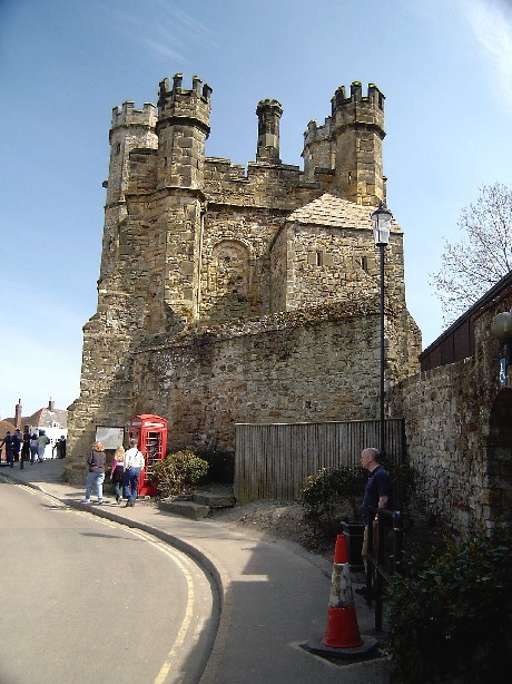 Walking around the town of Battle, East Sussex