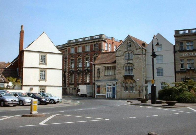 View from old lockup towards hill street
