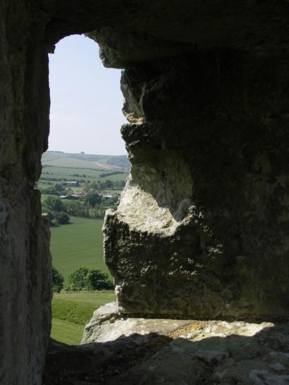 Opening in wall at Carisbrooke Castle