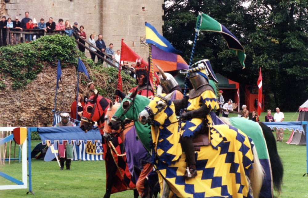 Jousting at Hedingham Castle Essex  26/8/2002 photo by Dave Wilkinson